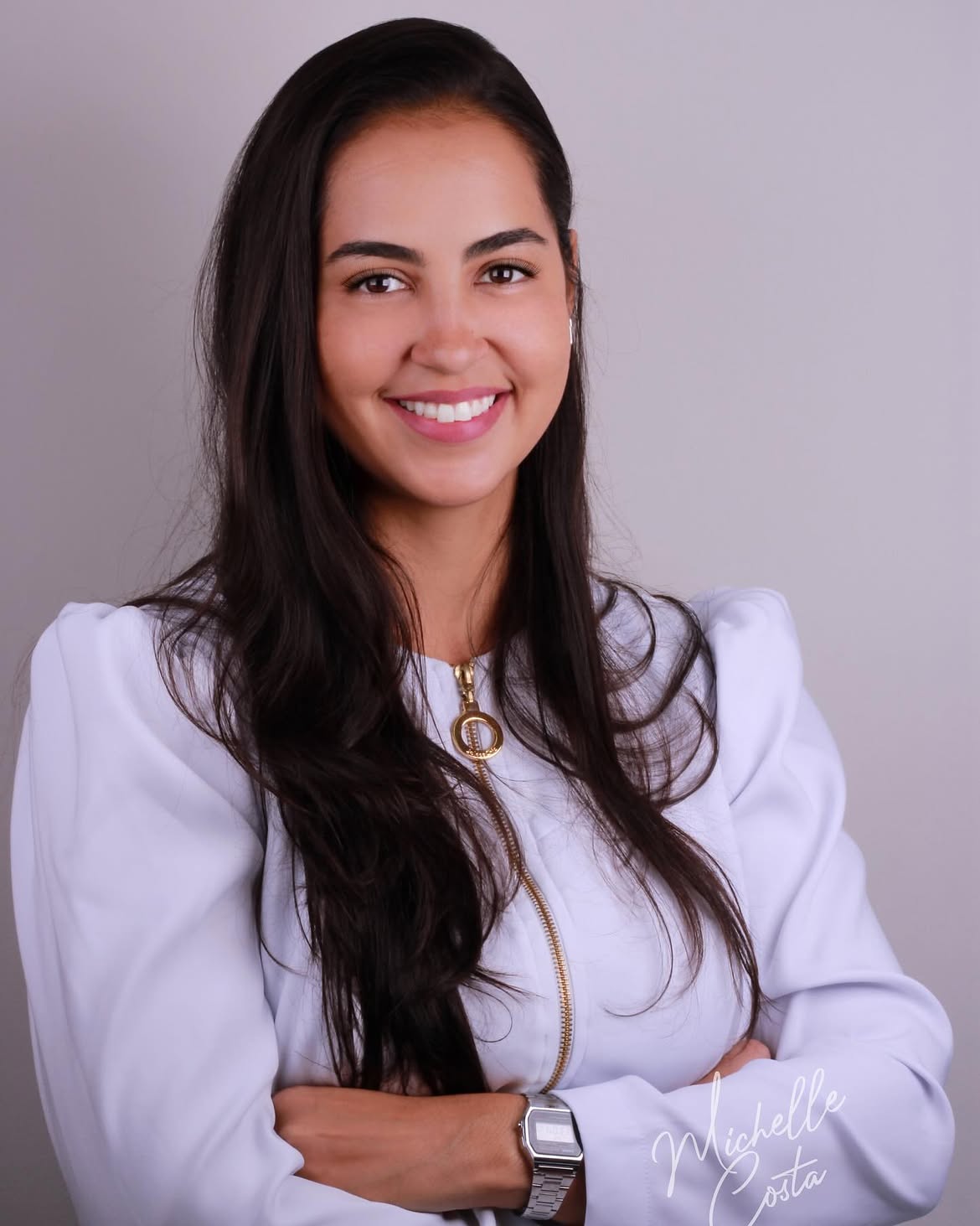Dra. Michelle Costa, protesista e ortodontista do Centro de Saúde Costa Lima